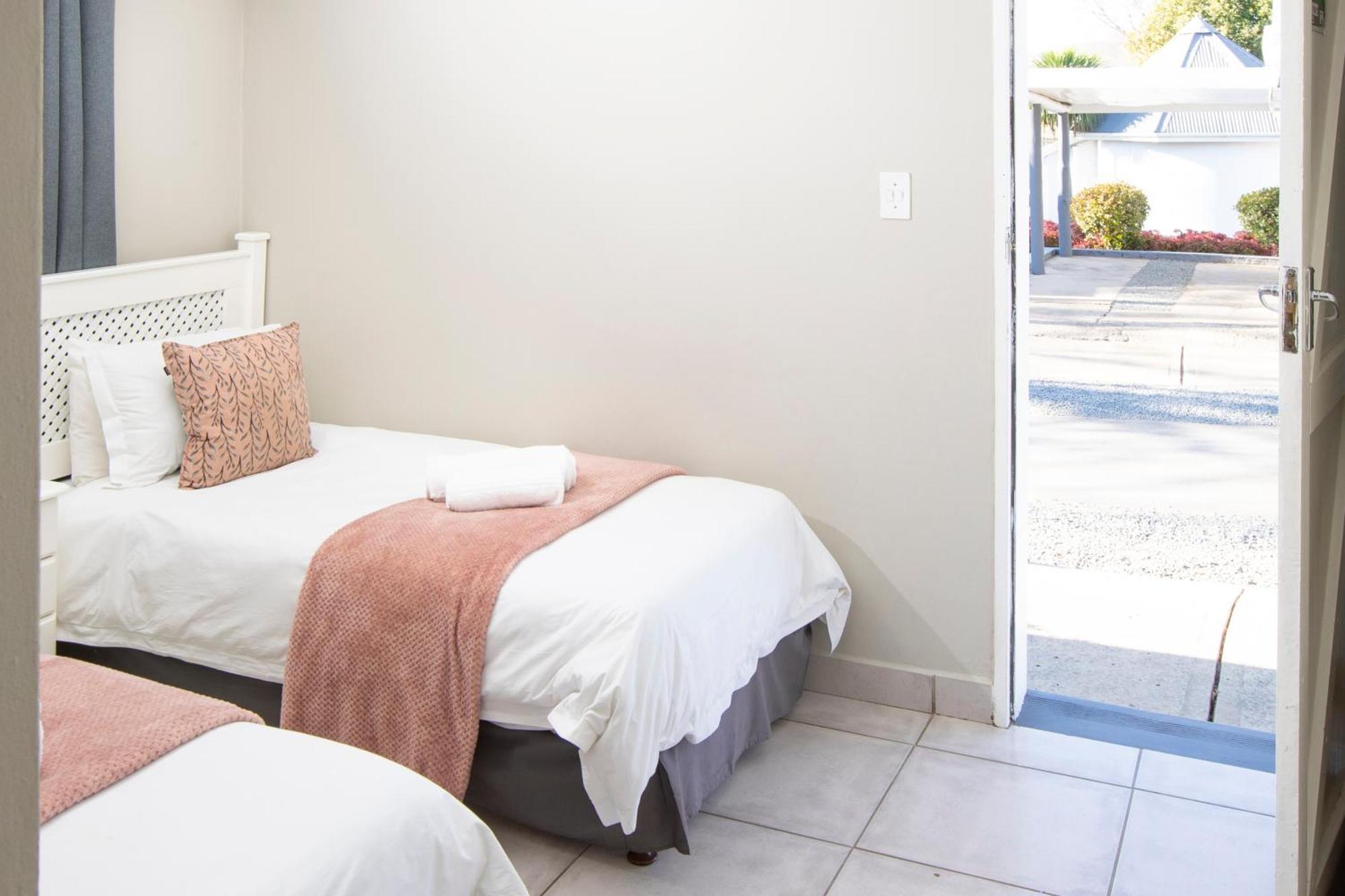 Mount Currie Hotel 3*