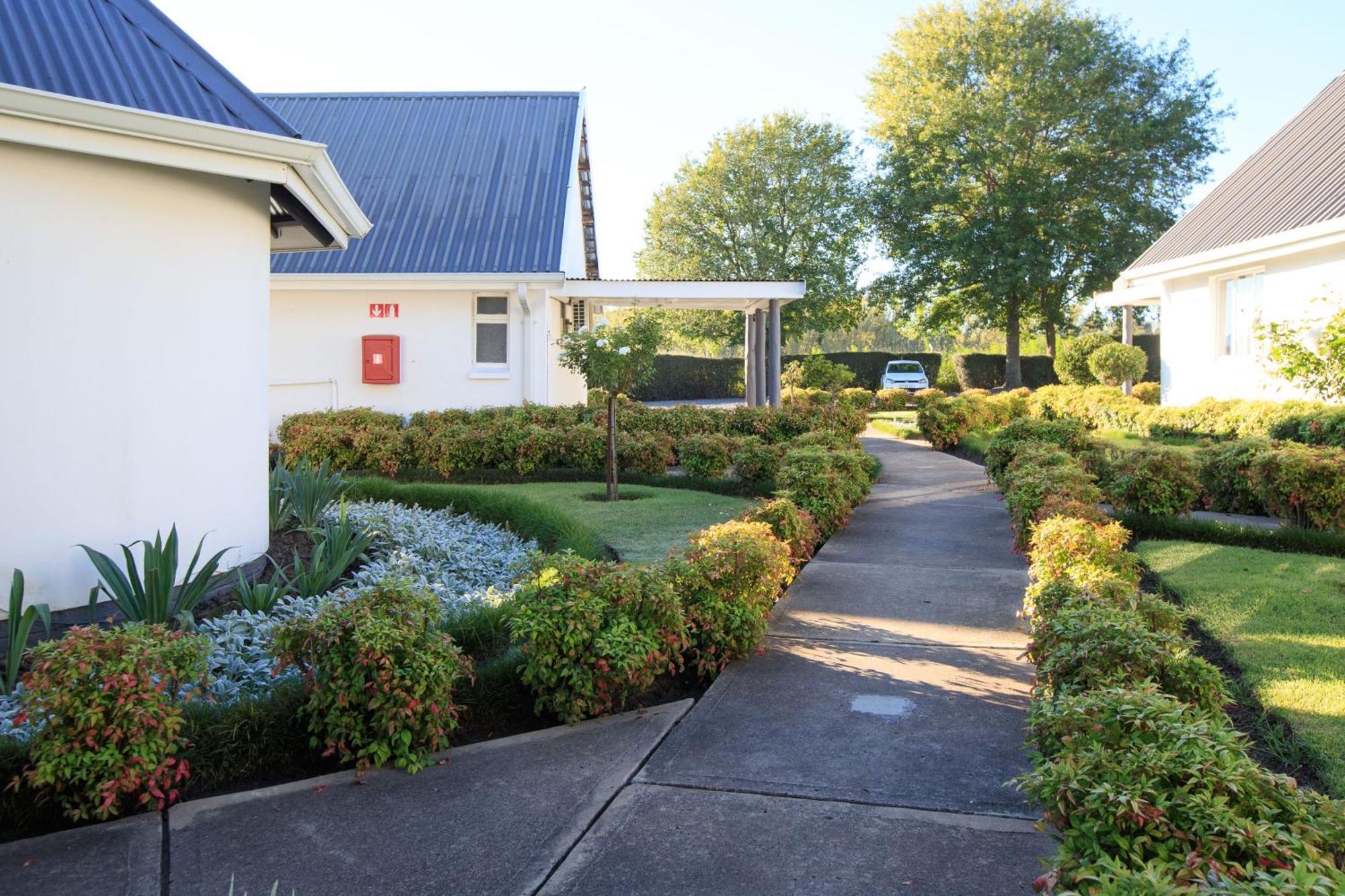 Mount Currie Hotel 3*